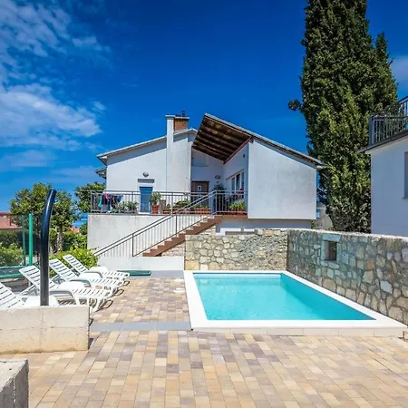 Two-bedroom Holiday In Selce
