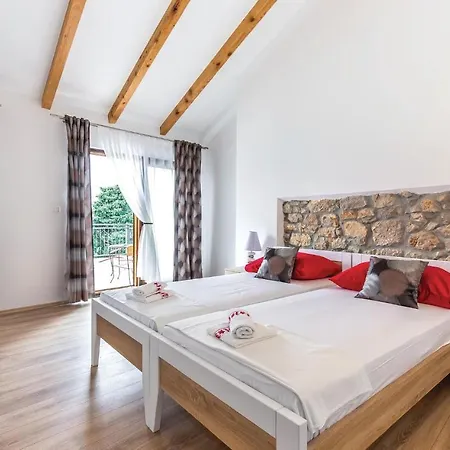 Holiday home Two-bedroom Holiday In Selce